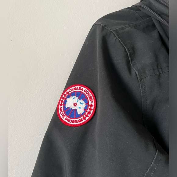 Canada Goose Parka - Picture 3 of 6
